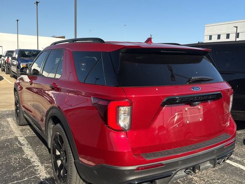 Certified 2020 Ford Explorer ST w/ ST Street Pack image 4