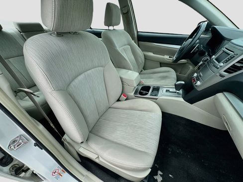 Used 2013 Subaru Legacy 2.5i Premium AWD/4WD image 32