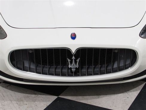 Used 2010 Maserati GranTurismo S RWD image 13