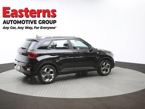 Used 2022 Hyundai Venue SEL image 42