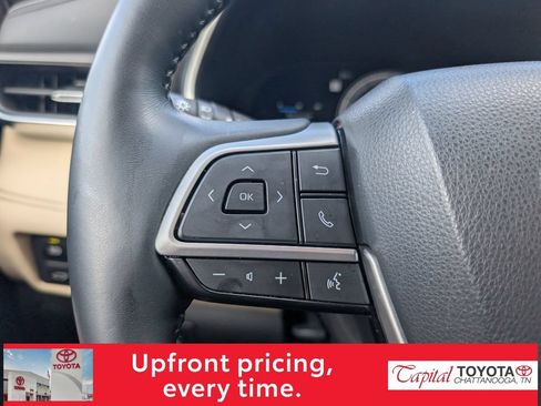 Used 2023 Toyota Highlander Limited FWD image 16