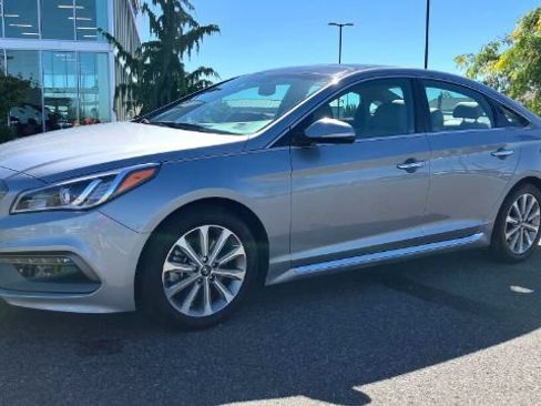 Used 2016 Hyundai Sonata Limited w/ Option Group 04 FWD image 5