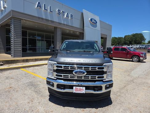 Used 2025 Ford F250 XLT w/ FX4 Off-Road Package AWD/4WD image 2