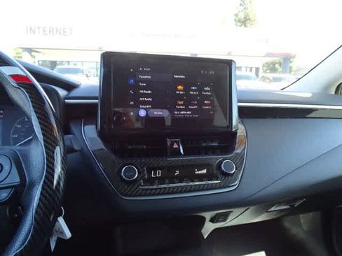 Used 2025 Toyota Corolla LE FWD image 27