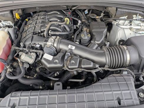 Used 2023 Jeep Grand Cherokee L Limited w/ Black Appearance Package image 39