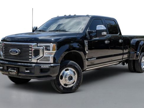 Used 2022 Ford F350 Platinum w/ FX4 Off-Road Package AWD/4WD image 4