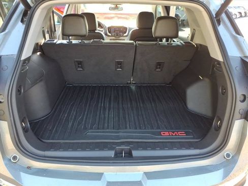 Used 2023 GMC Terrain SLT AWD/4WD image 19