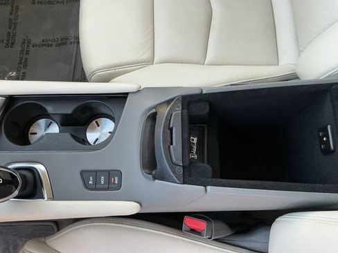 Used 2019 Cadillac XT5 Luxury image 31