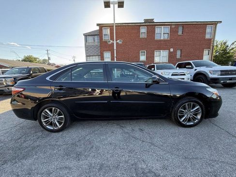Used 2016 Toyota Camry SE w/ Moonroof Package FWD image 7