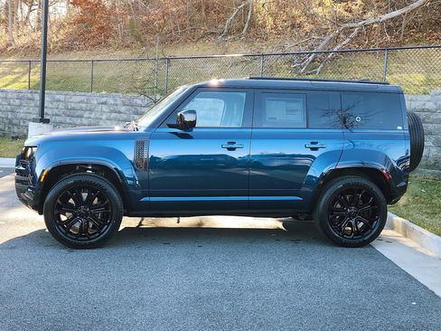 New 2026 Land Rover Defender 110 OCTA image 6