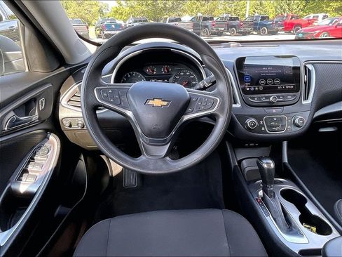 Used 2019 Chevrolet Malibu LS FWD image 17