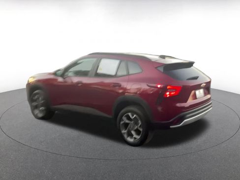 Used 2025 Chevrolet Trax LT image 10