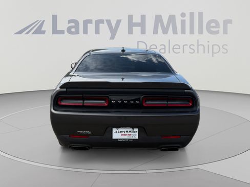 Used 2017 Dodge Challenger R/T Plus RWD image 4