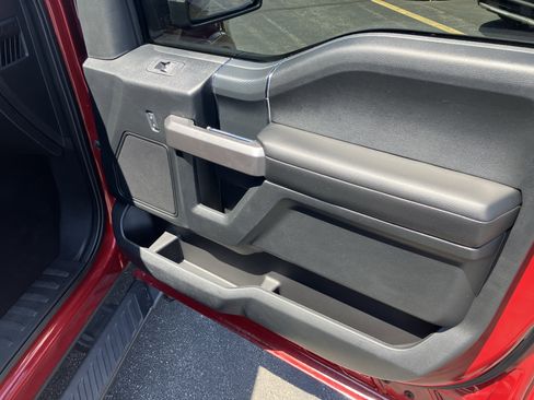 Used 2019 Ford F150 XLT w/ Equipment Group 302A Luxury AWD/4WD image 10