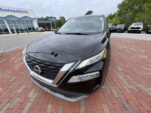 Used 2023 Nissan Rogue SV FWD image 3