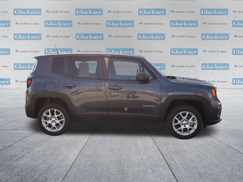 Used 2023 Jeep Renegade Latitude AWD/4WD image 4