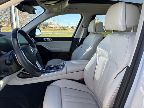 Used 2024 BMW X7 xDrive40i w/ Executive Package image 13