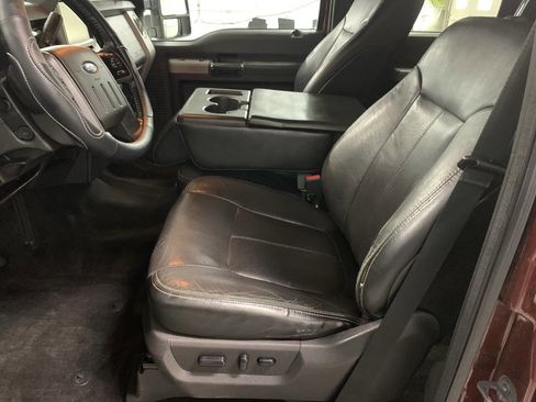 Used 2015 Ford F350 Lariat w/ Chrome Package image 10