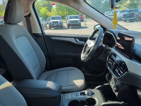 Used 2020 Ford Escape SE AWD/4WD image 3