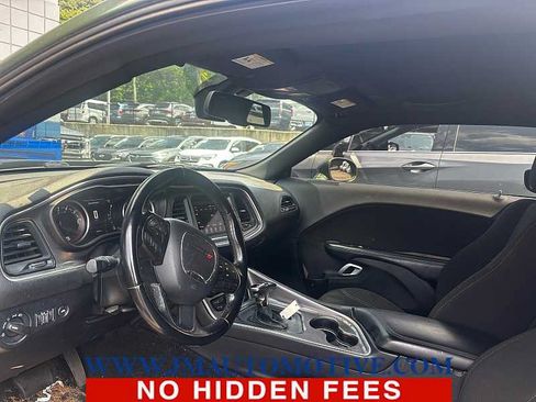 Used 2021 Dodge Challenger SXT RWD image 2