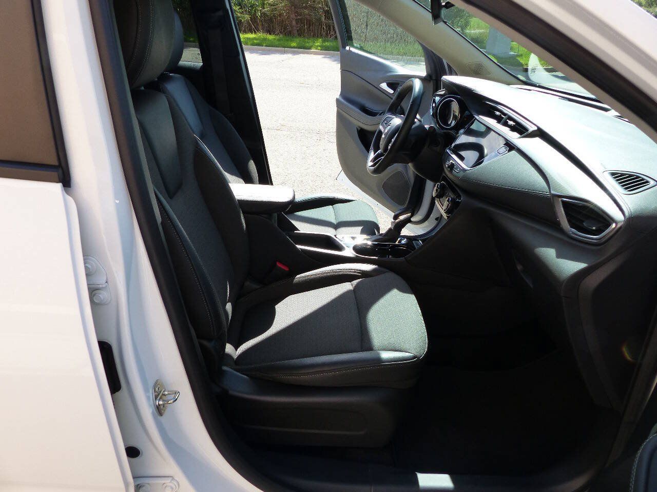 Used 2023 Buick Encore GX Select FWD image 41