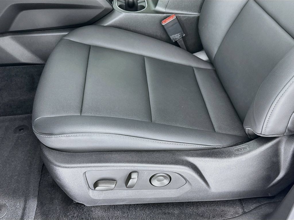 Used 2026 GMC Canyon Elevation w/ Convenience Package RWD image 12