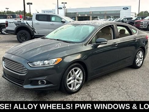 Used 2015 Ford Fusion SE w/ Equipment Group 202A FWD image 3