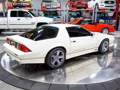 Used 1989 Chevrolet Camaro IROC-Z image 17