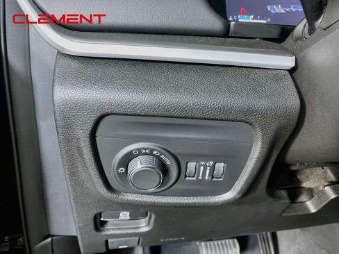 Used 2023 Jeep Grand Cherokee L Laredo AWD/4WD image 13