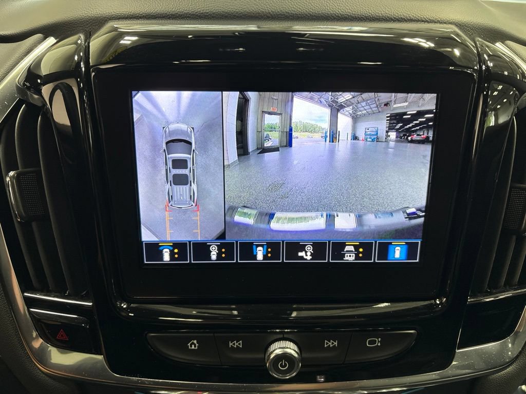 Used 2023 Chevrolet Traverse LT w/ LT Premium Package AWD/4WD image 24