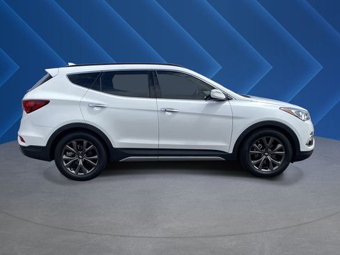 Used 2017 Hyundai Santa Fe Sport w/ 2.0T Ultimate Tech Package 05 FWD image 2