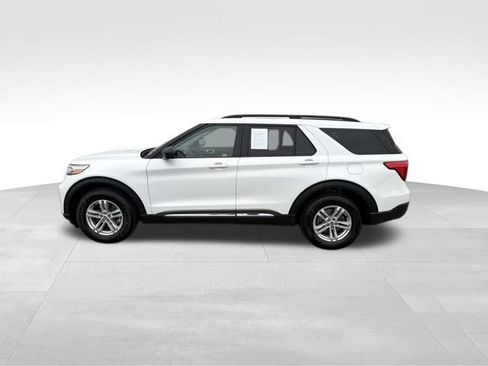 Used 2022 Ford Explorer XLT w/ Equipment Group 202A AWD/4WD image 5