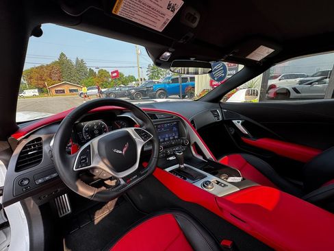 Used 2019 Chevrolet Corvette Z06 RWD image 14