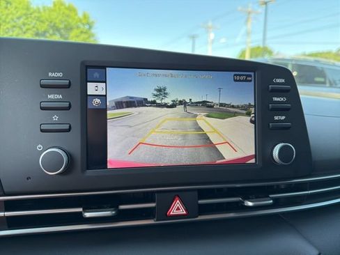 Certified 2025 Hyundai Elantra SE FWD image 16