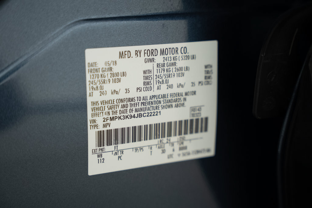 Used 2018 Ford Edge Titanium w/ Equipment Group 301A FWD image 40