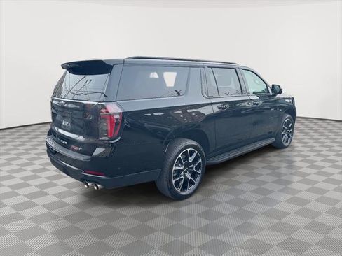 Used 2025 Chevrolet Suburban RST w/ Sun And Tow Package image 6