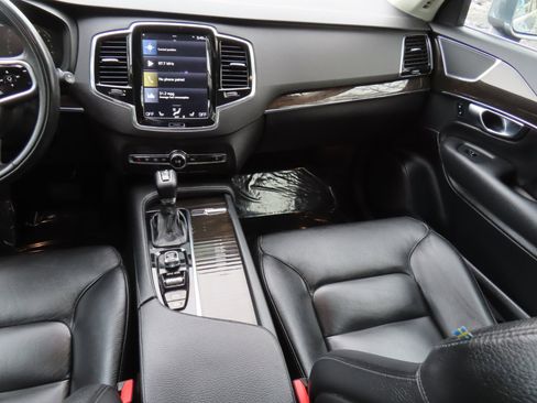 Used 2018 Volvo XC90 T6 Momentum w/ Convenience Package image 15