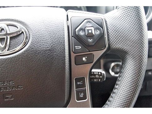 Used 2021 Toyota Tacoma TRD Sport image 19