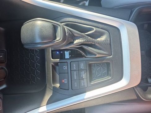 Used 2022 Toyota RAV4 XLE image 23