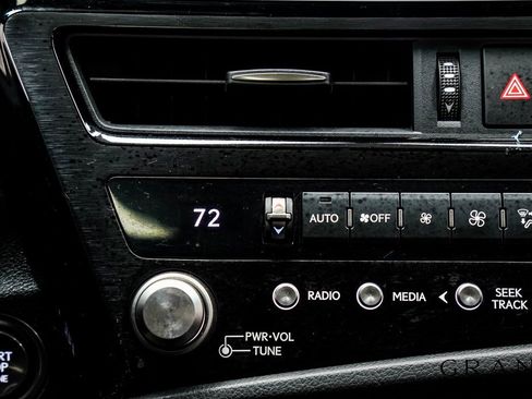 Used 2022 Lexus ES 350 w/ Premium Package image 26