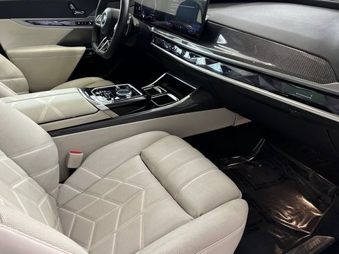 Certified 2023 BMW 740i RWD image 27