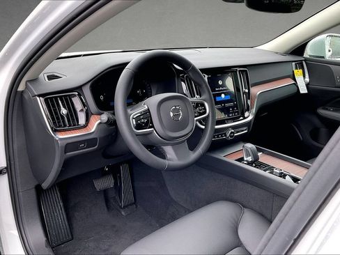 New 2026 Volvo V60 B5 Cross Country Plus w/ Climate Package AWD/4WD image 8