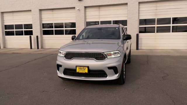 Used 2024 Dodge Durango SXT w/ 3rd Row Seating Group AWD/4WD image 3