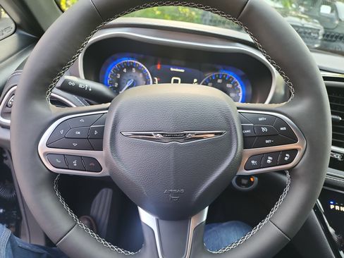 New 2026 Chrysler Pacifica Select image 10