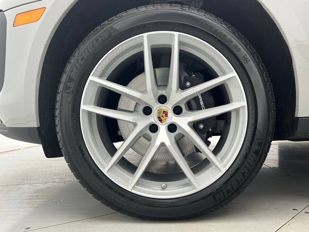 Used 2026 Porsche Macan AWD/4WD image 27