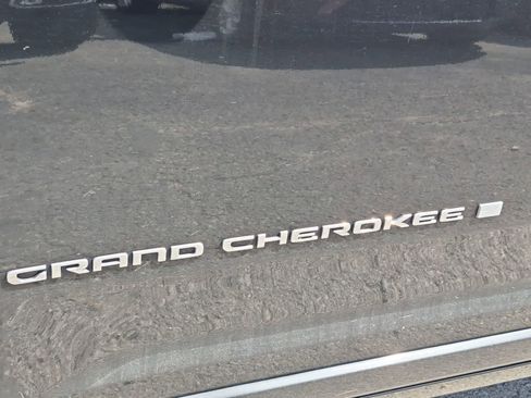 Used 2023 Jeep Grand Cherokee L Overland w/ Luxury Tech Group IV AWD/4WD image 13