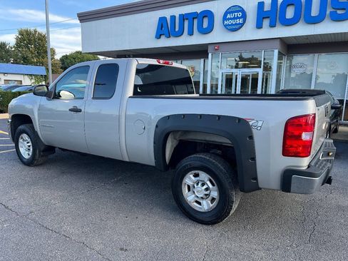 Used 2009 Chevrolet Silverado 2500 LT w/ Interior Plus Package AWD/4WD image 12