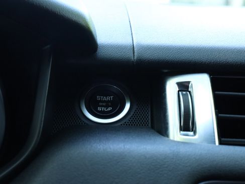 Used 2017 Land Rover Range Rover Sport SE image 10