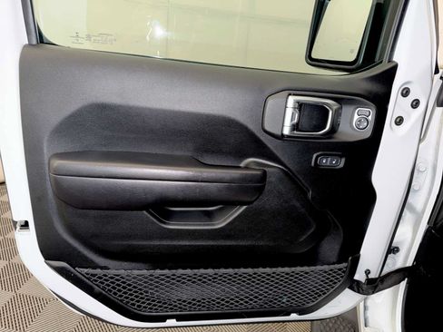 Used 2021 Jeep Wrangler Sport AWD/4WD image 11