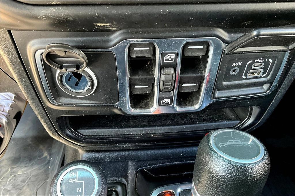 Used 2022 Jeep Gladiator Sport AWD/4WD image 17